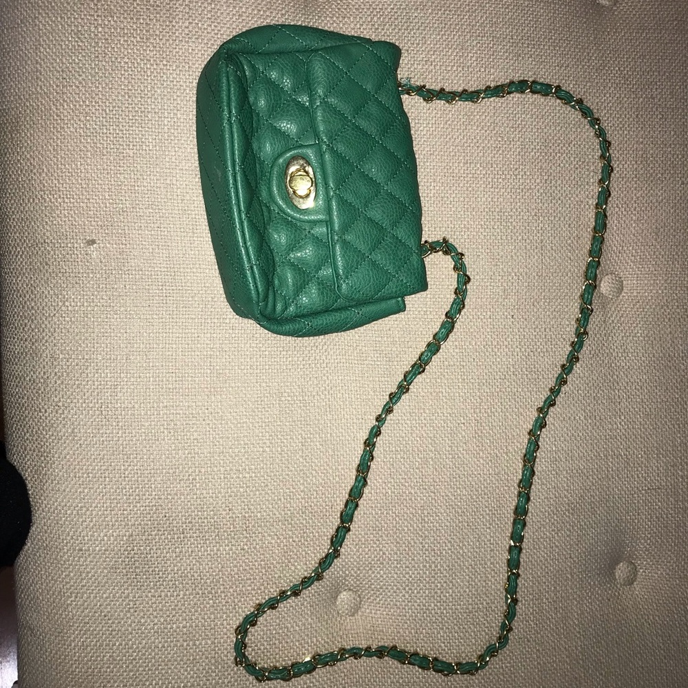 Green purse